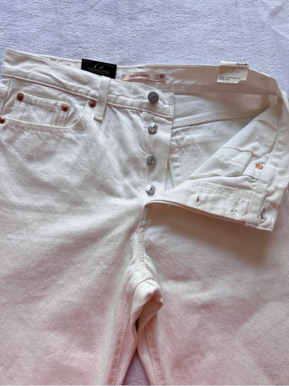 LEVI'S Wedgie Straight Leg Cropped High Rise Button Fly White Jeans--NWT--30 - Picture 7 of 16